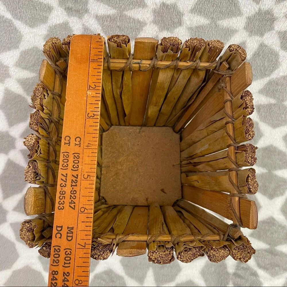 🌸 5 for $25 // Vintage straw seagrass wicker basket